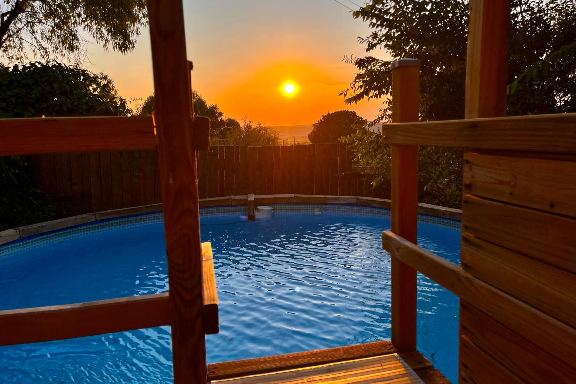 Fee4Me Cabin With Pool And Garden San Martín de la Vega Dış mekan fotoğraf